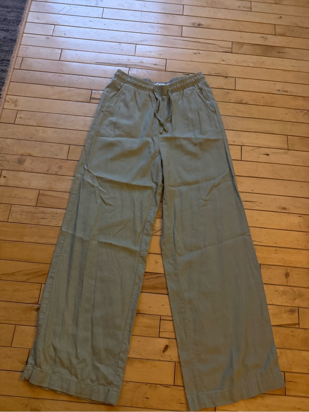 Relaxed Wide-Leg Women's Trousers - Sage Green